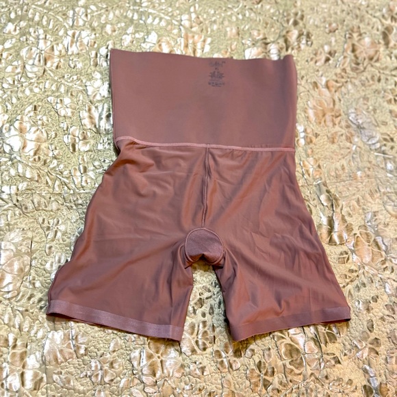 Under Where New Tan Firm Control Shaper - Picture 3 of 3